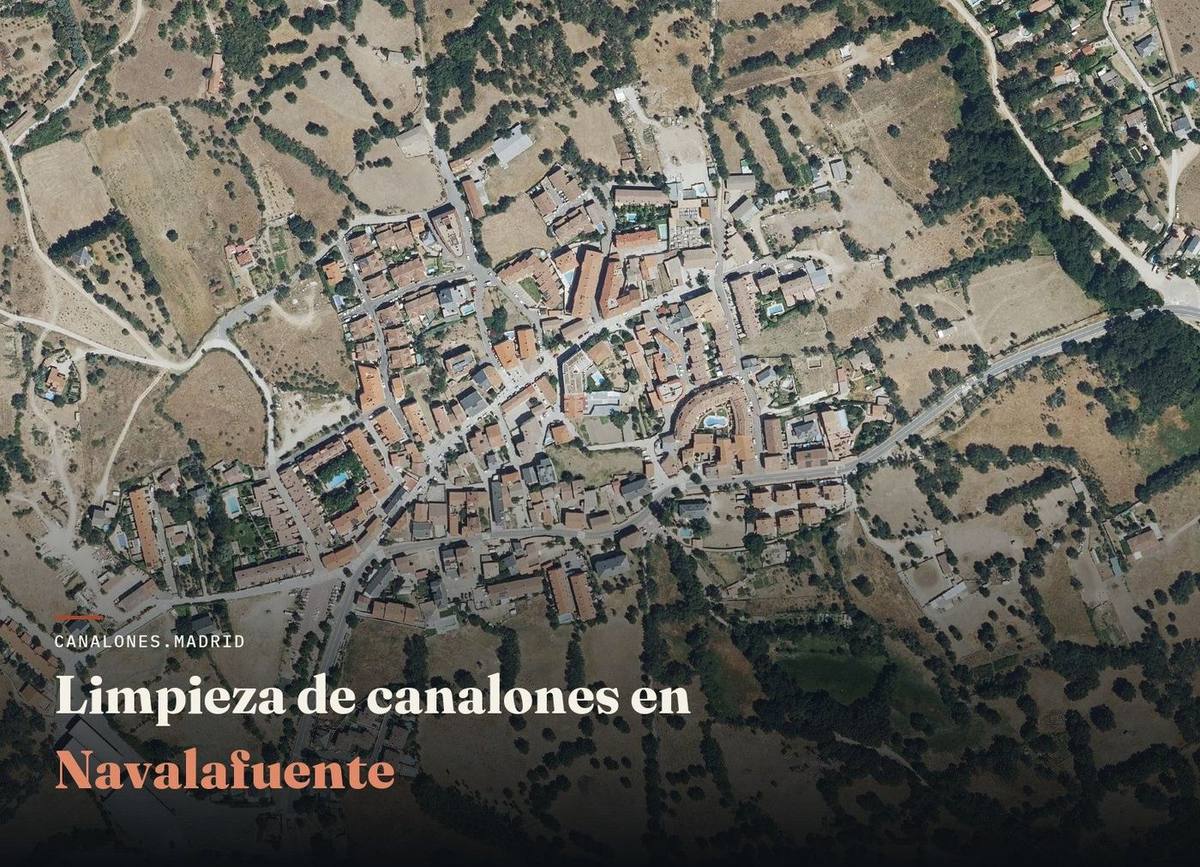 Limpieza de canalones en Navalafuente | canalones.madrid Vista aérea de Navalafuente, zona de servicio de canalones.madrid para la limpieza y el mantenimiento de canalones, en la Sierra Norte de Madrid.